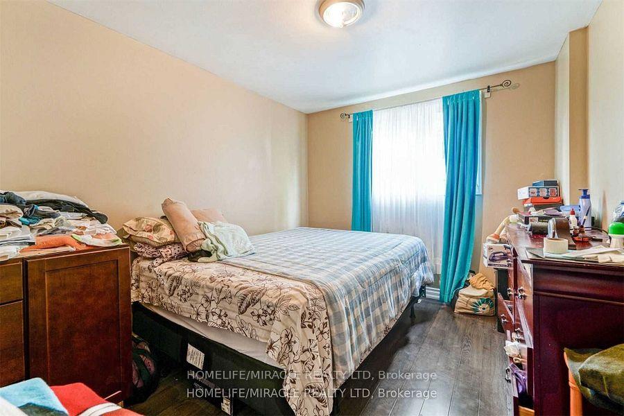 Photo 10 of 128 Mills Street N, Brampton, Brampton West — HOMEH