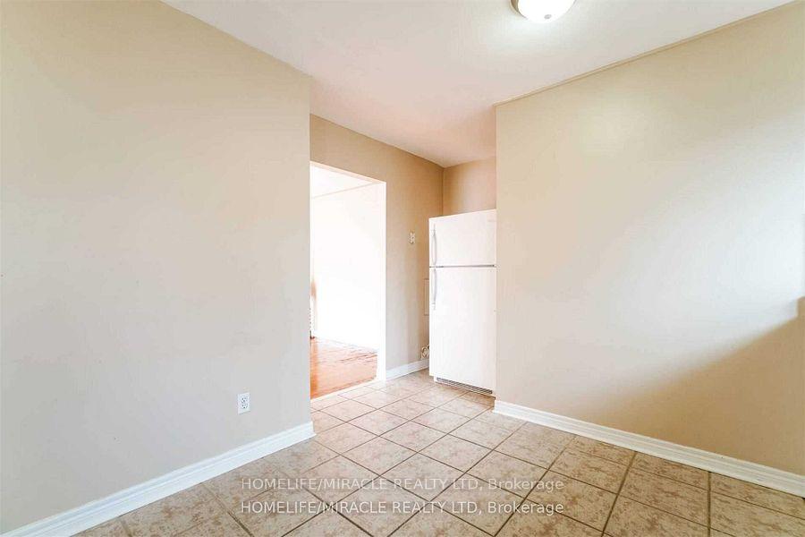 Photo 11 of 128 Mills Street N, Brampton, Brampton West — HOMEH