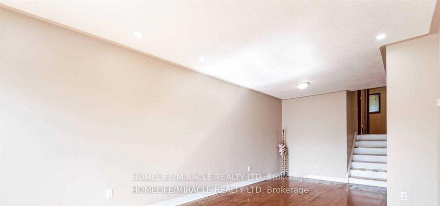 Photo 17 of 128 Mills Street N, Brampton, Brampton West — HOMEH