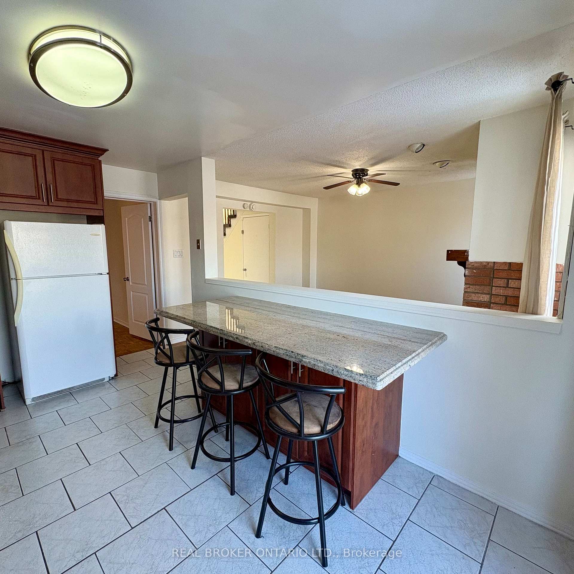 Photo 10 of 63 Acadian Heights, Brampton, Fletcher's Creek South — HOMEH