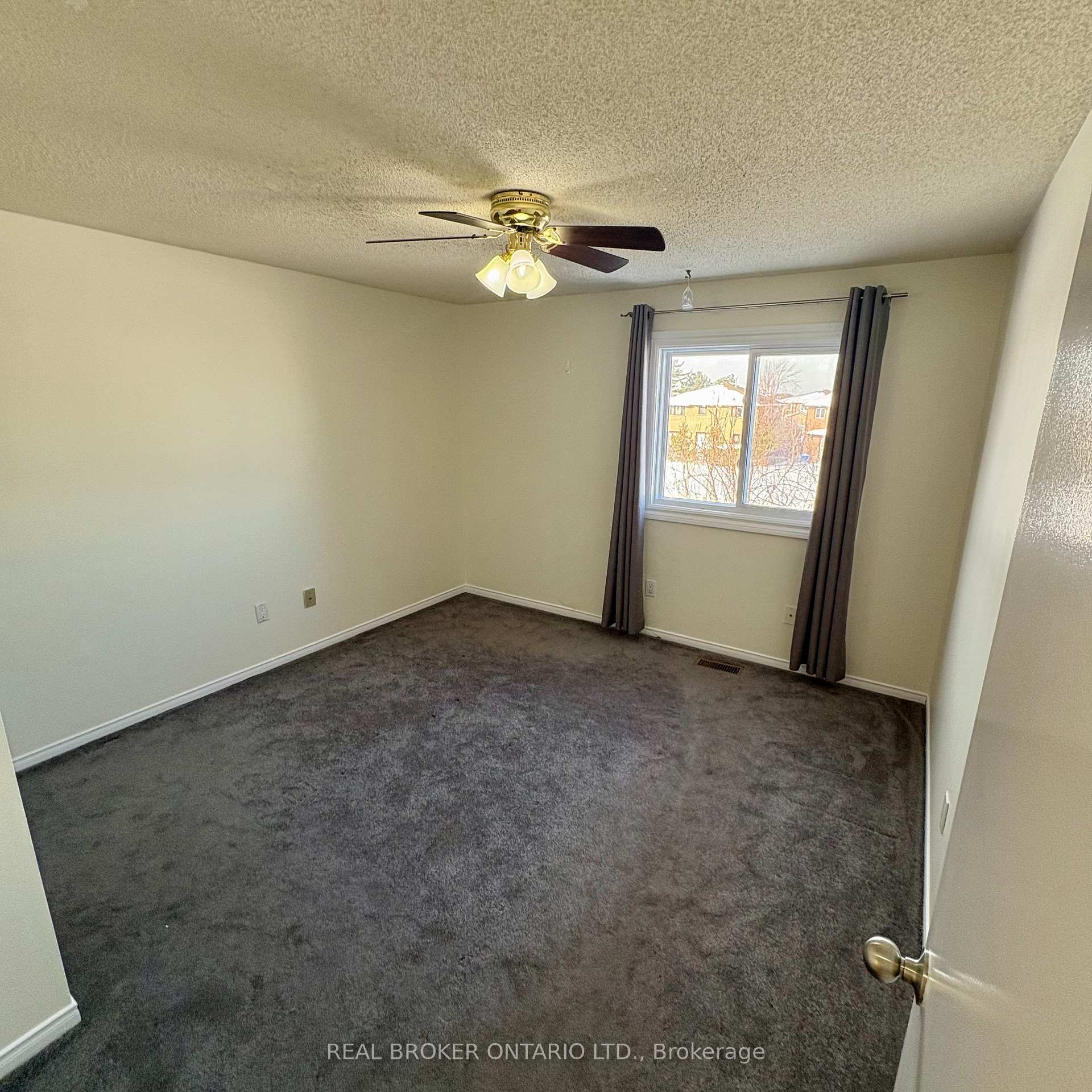 Photo 15 of 63 Acadian Heights, Brampton, Fletcher's Creek South — HOMEH