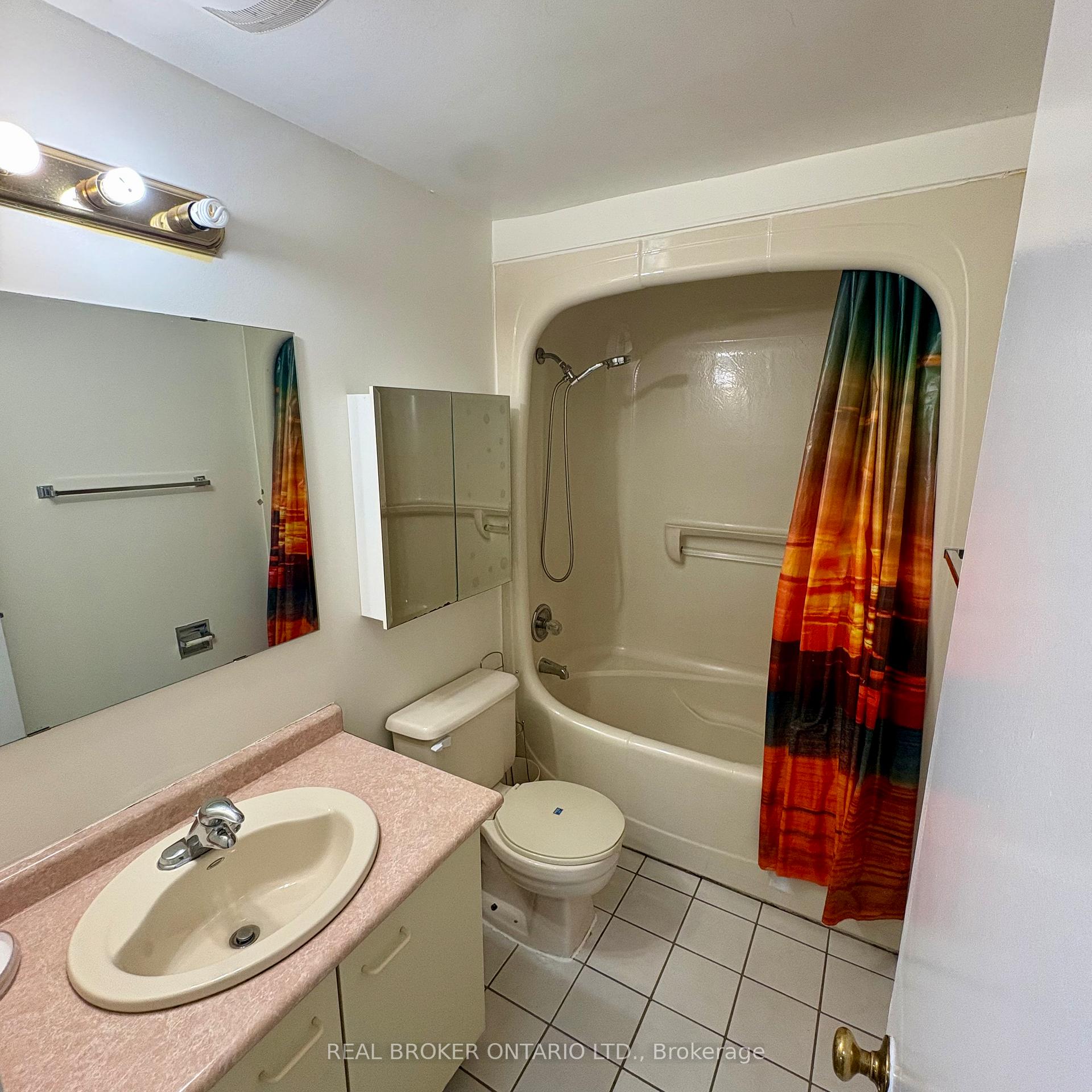 Photo 20 of 63 Acadian Heights, Brampton, Fletcher's Creek South — HOMEH