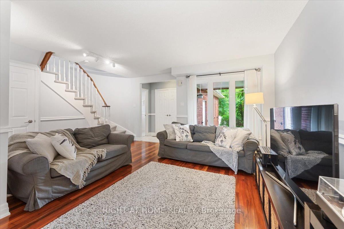 Photo 2 of 3371 Columbine Crescent, Mississauga, Lisgar — HOMEH