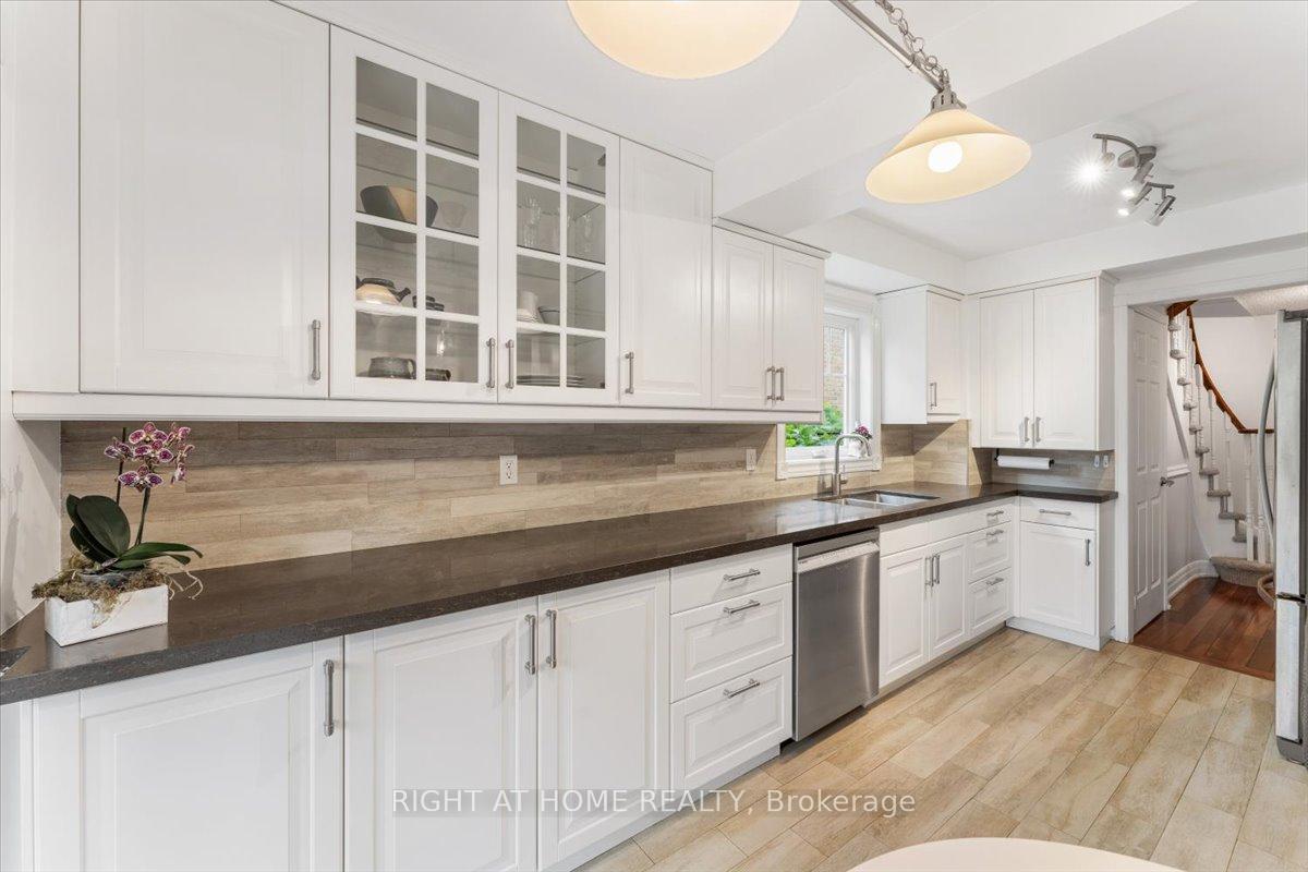 Photo 7 of 3371 Columbine Crescent, Mississauga, Lisgar — HOMEH
