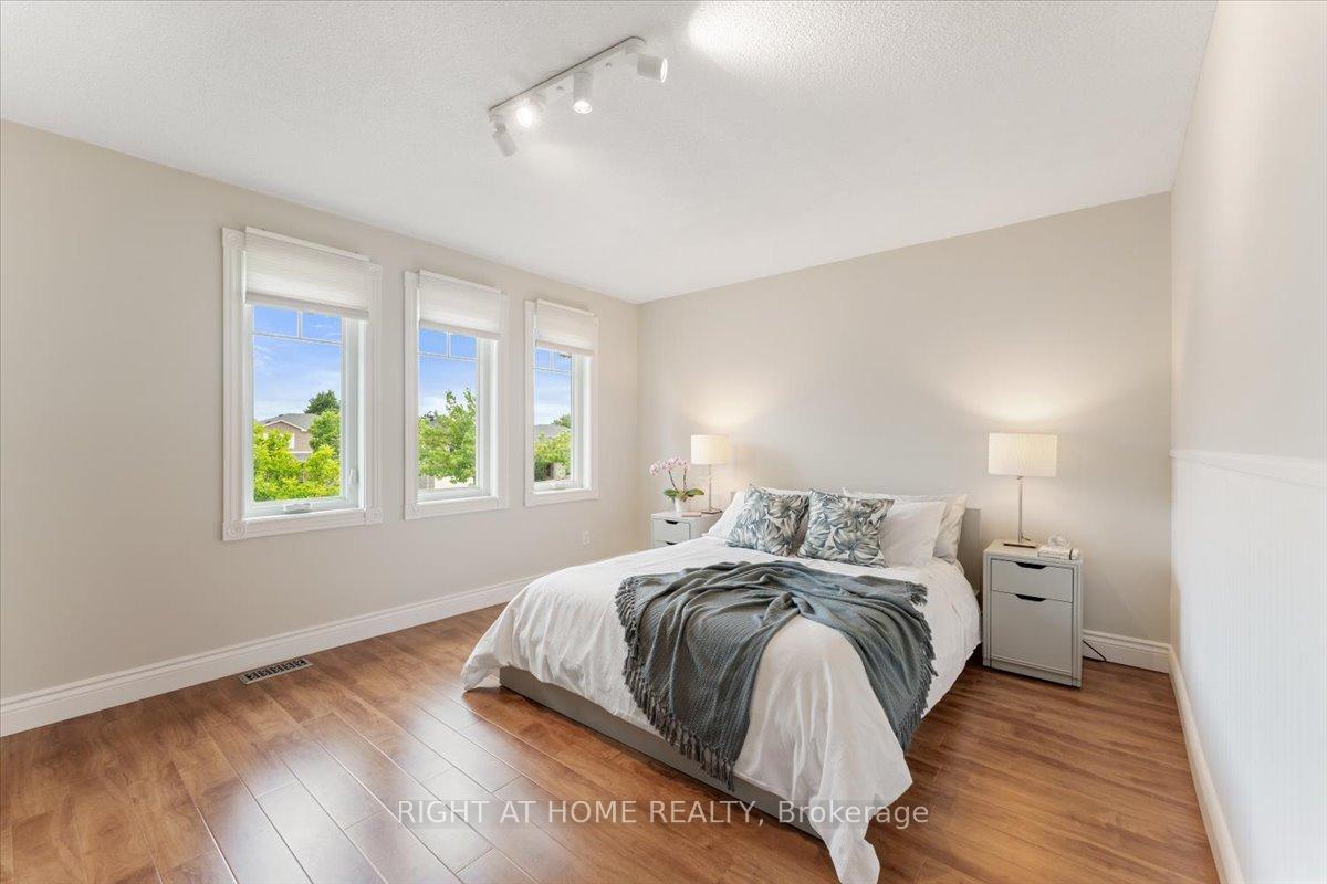 Photo 11 of 3371 Columbine Crescent, Mississauga, Lisgar — HOMEH