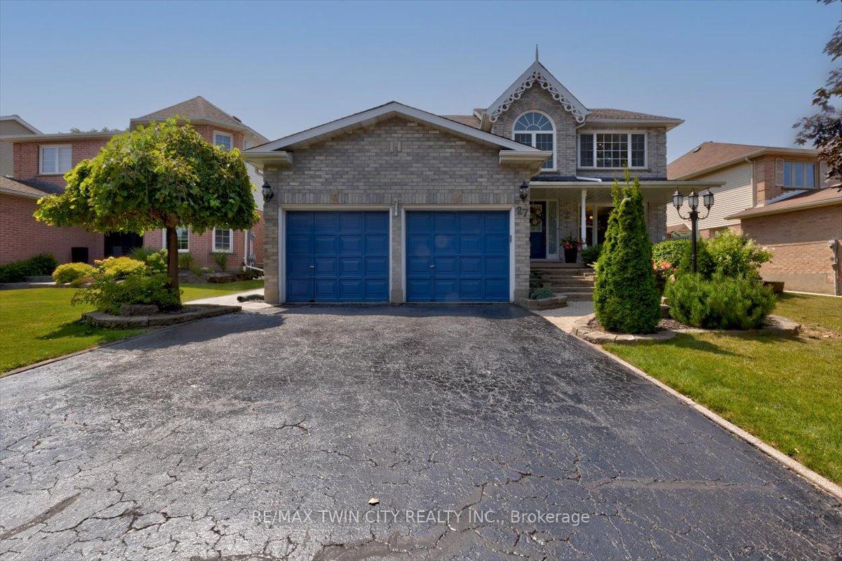 Photo 9 of 27 Westforest Trail, Kitchener — HOMEH