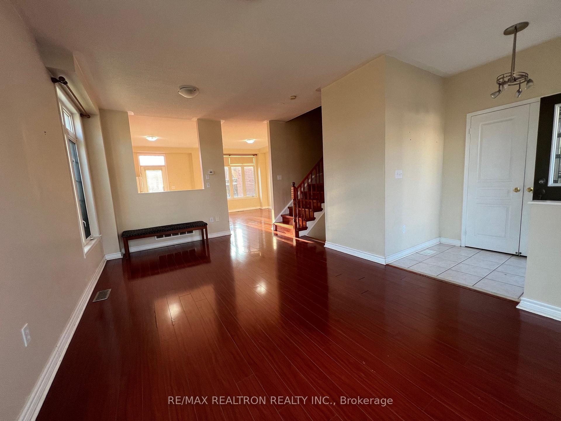 Photo 7 of 100 Alfred Paterson Drive, Markham, Greensborough — HOMEH