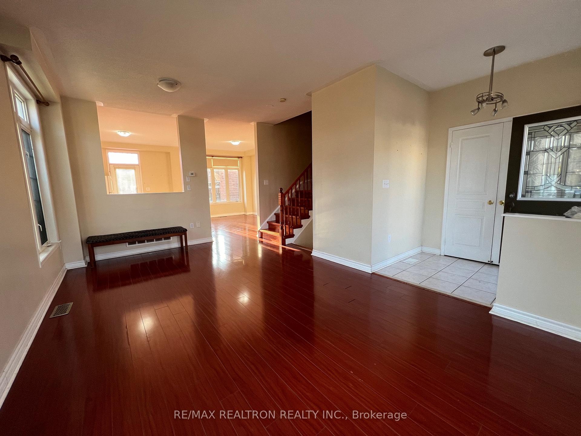 Photo 6 of 100 Alfred Paterson Drive, Markham, Greensborough — HOMEH