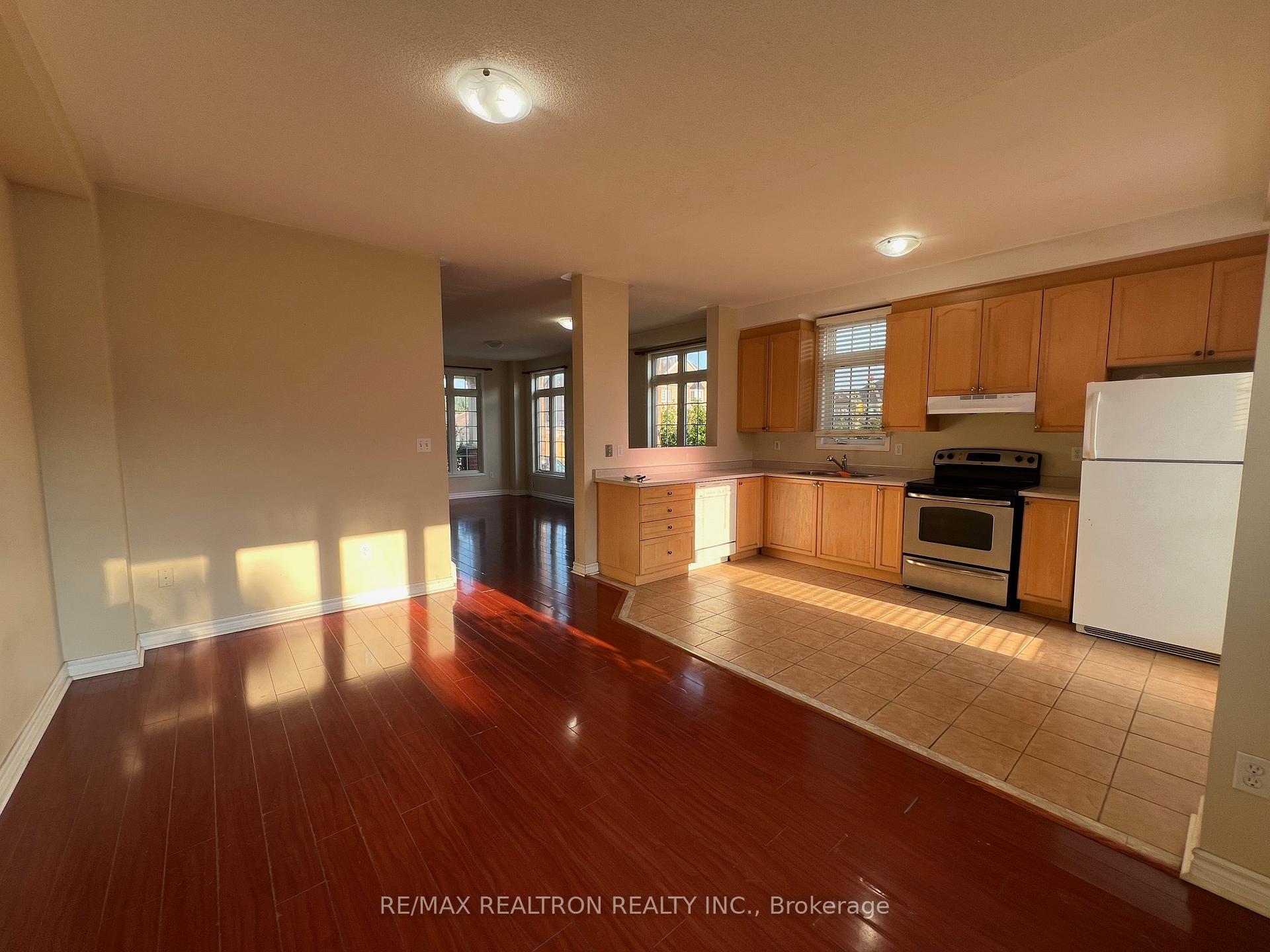 Photo 8 of 100 Alfred Paterson Drive, Markham, Greensborough — HOMEH