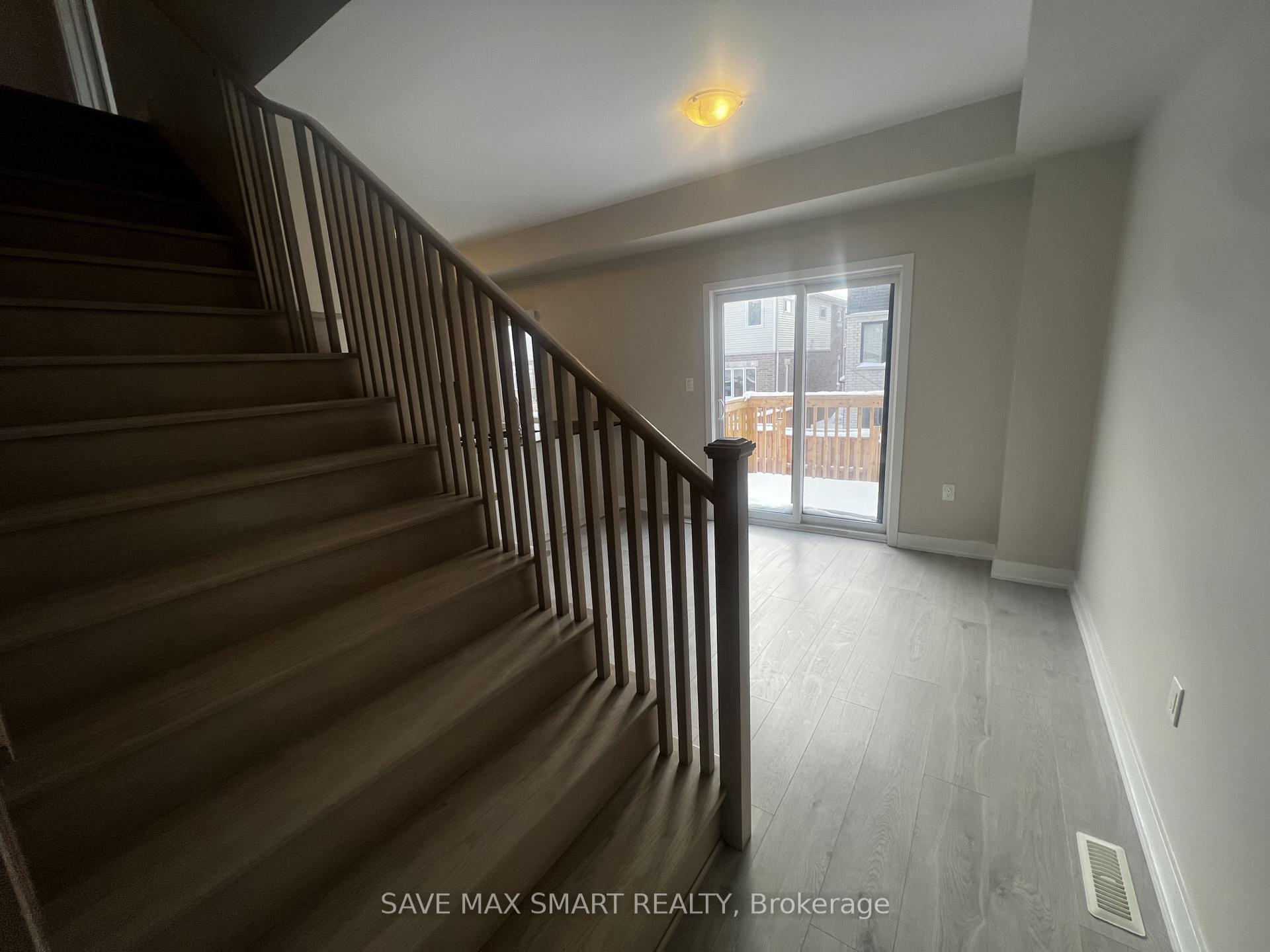 Photo 11 of 230 Prince William Way, Barrie, Rural Barrie Southeast — HOMEH