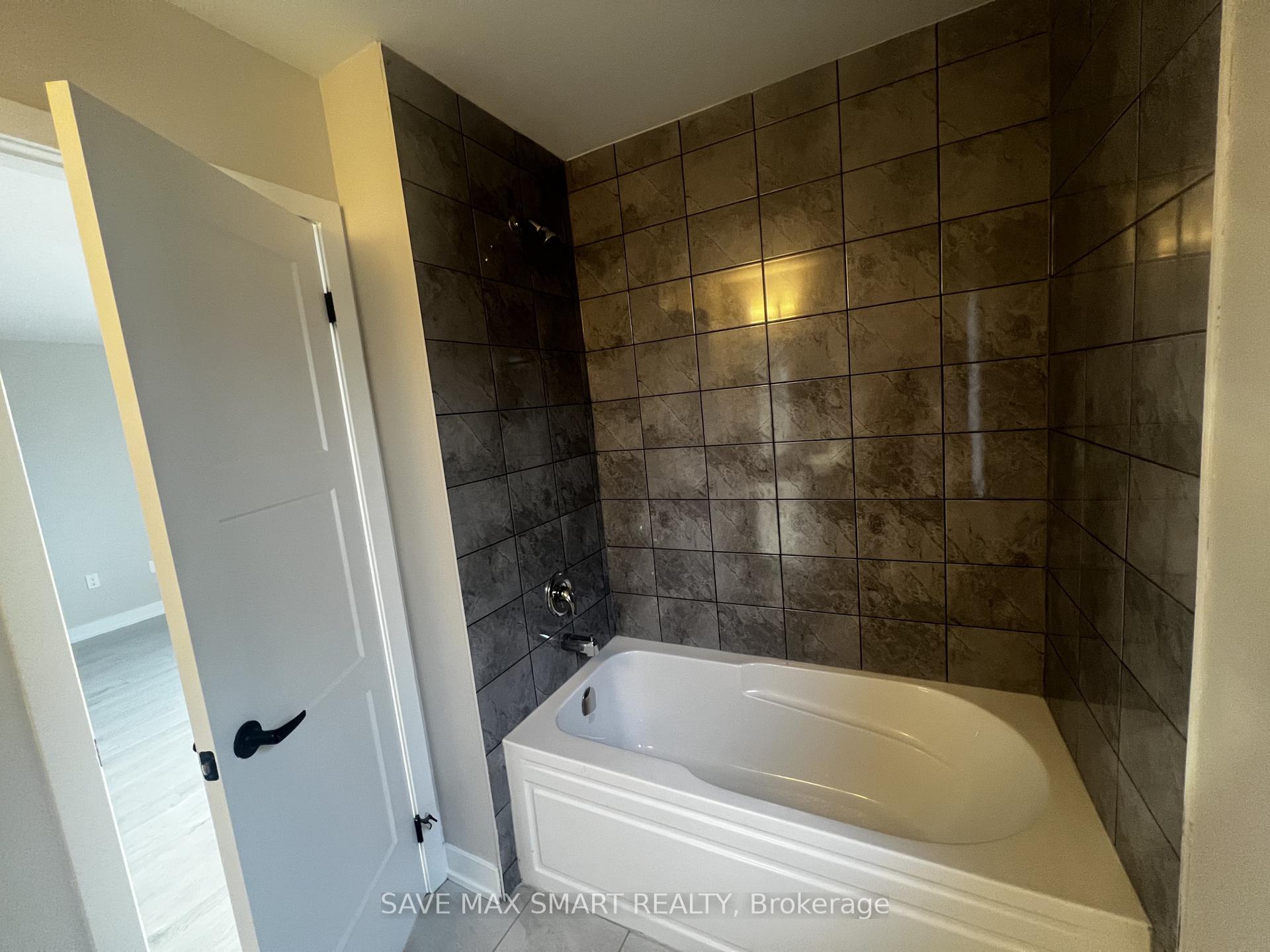 Photo 30 of 230 Prince William Way, Barrie, Rural Barrie Southeast — HOMEH