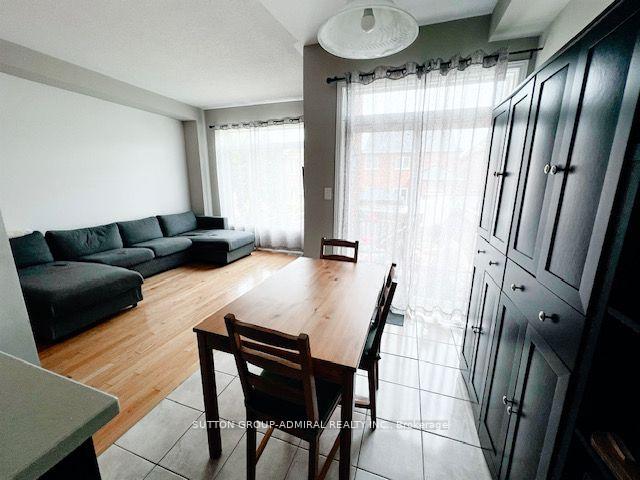 Photo 4 of 35 White Spruce Crescent, Vaughan, Patterson — HOMEH