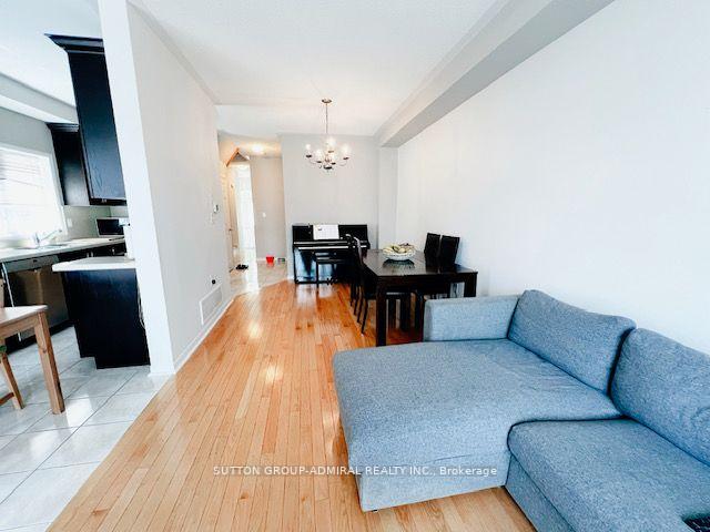 Photo 10 of 35 White Spruce Crescent, Vaughan, Patterson — HOMEH