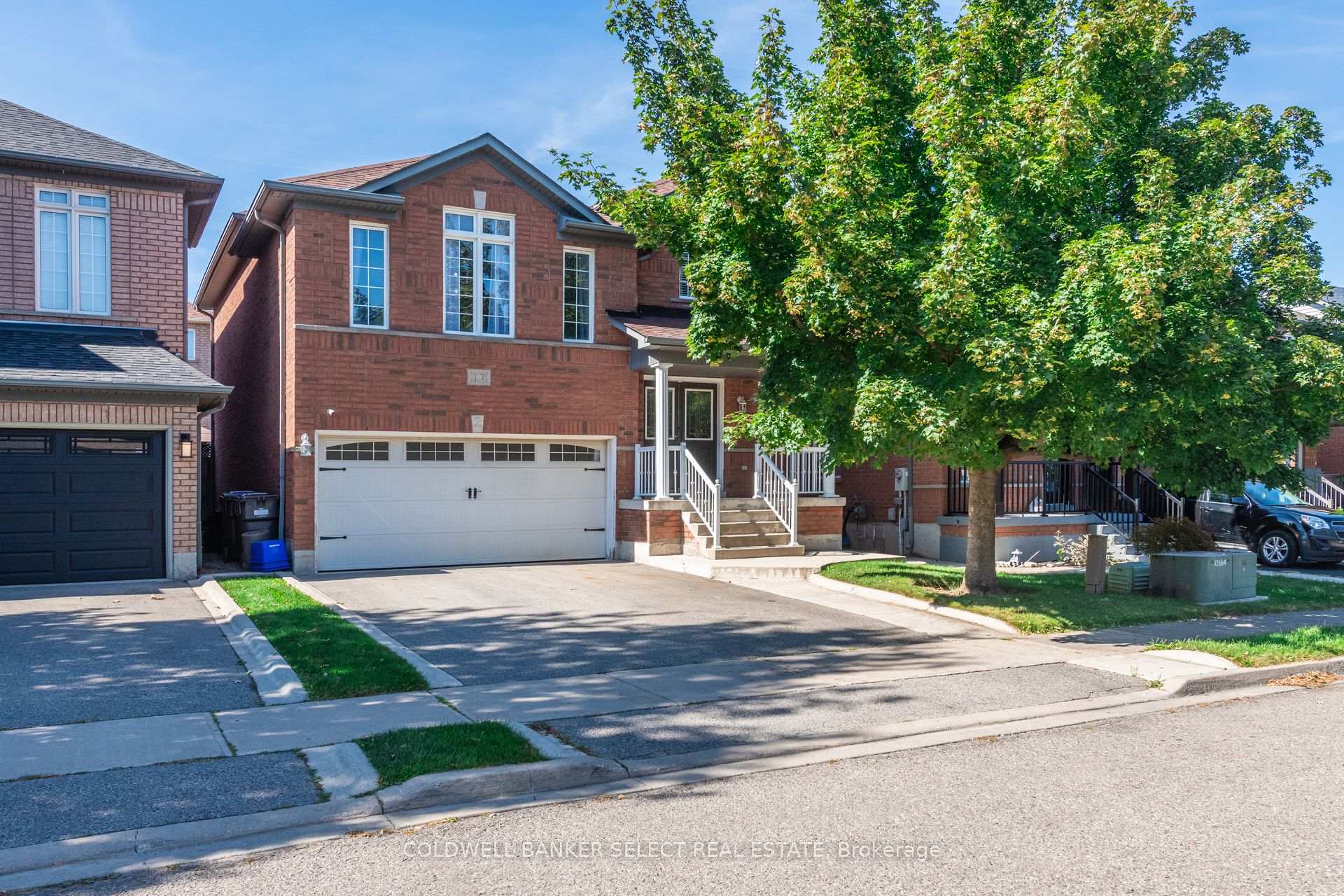 Front of 17 Roxton Crescent