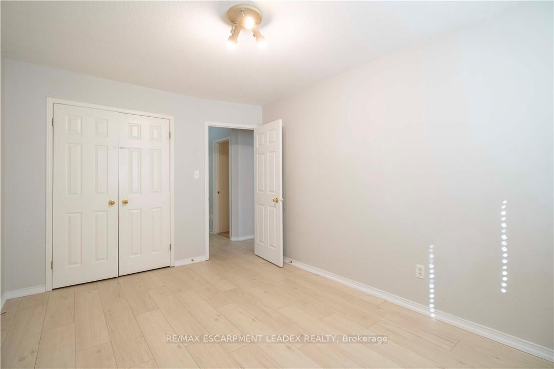 Photo 16 of 26 Kendrick Court, Hamilton, Ancaster — HOMEH