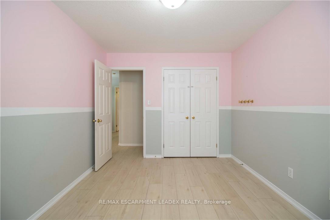 Photo 19 of 26 Kendrick Court, Hamilton, Ancaster — HOMEH