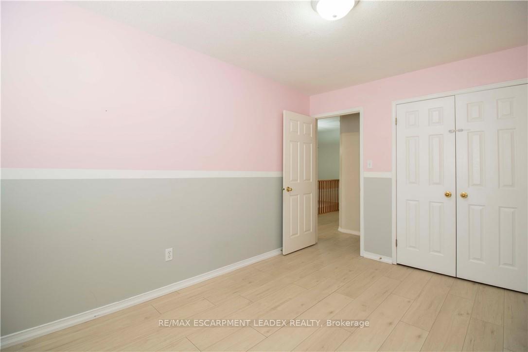 Photo 18 of 26 Kendrick Court, Hamilton, Ancaster — HOMEH