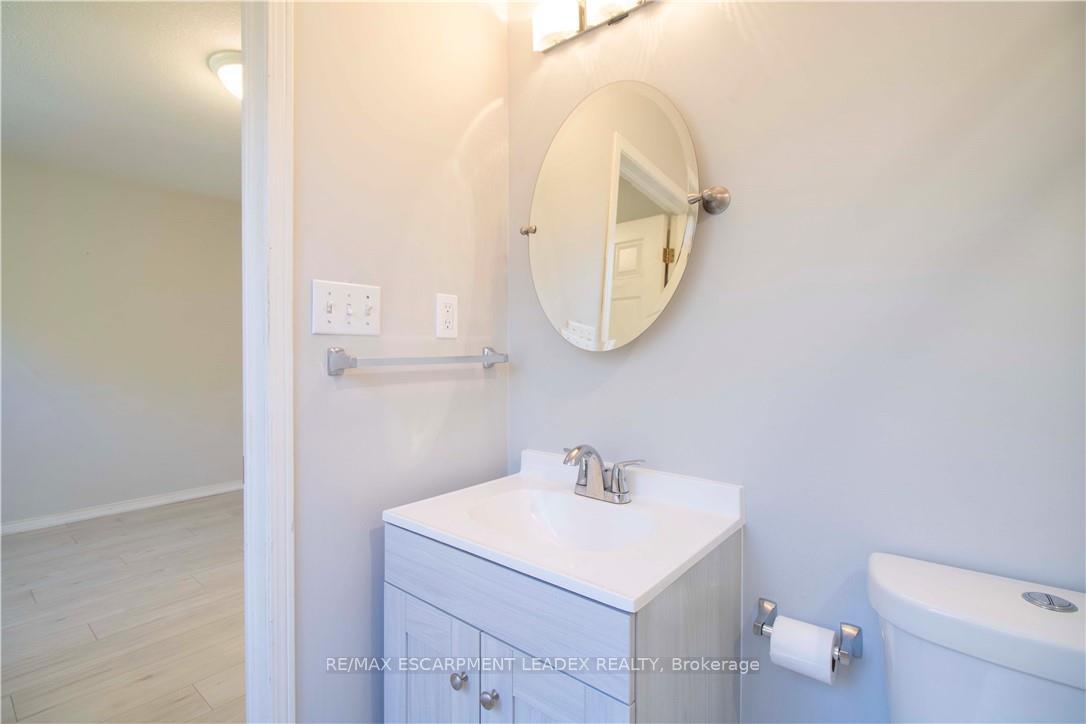 Photo 27 of 26 Kendrick Court, Hamilton, Ancaster — HOMEH