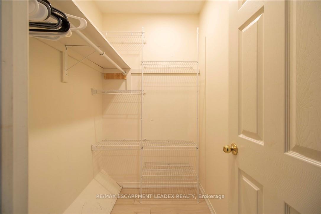 Photo 28 of 26 Kendrick Court, Hamilton, Ancaster — HOMEH