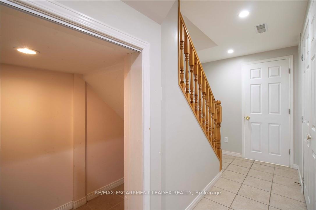 Photo 34 of 26 Kendrick Court, Hamilton, Ancaster — HOMEH