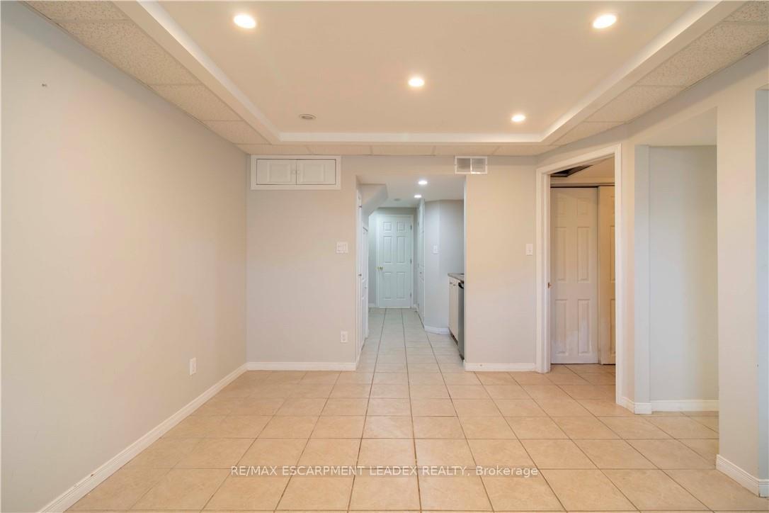 Photo 42 of 26 Kendrick Court, Hamilton, Ancaster — HOMEH