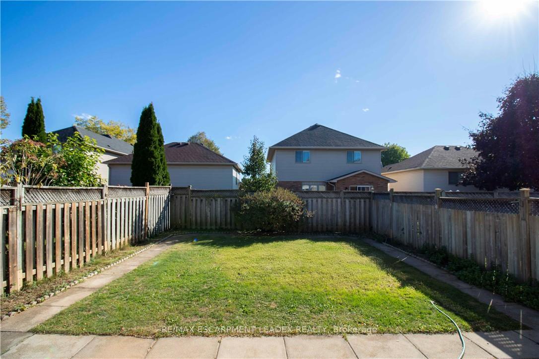 Photo 39 of 26 Kendrick Court, Hamilton, Ancaster — HOMEH