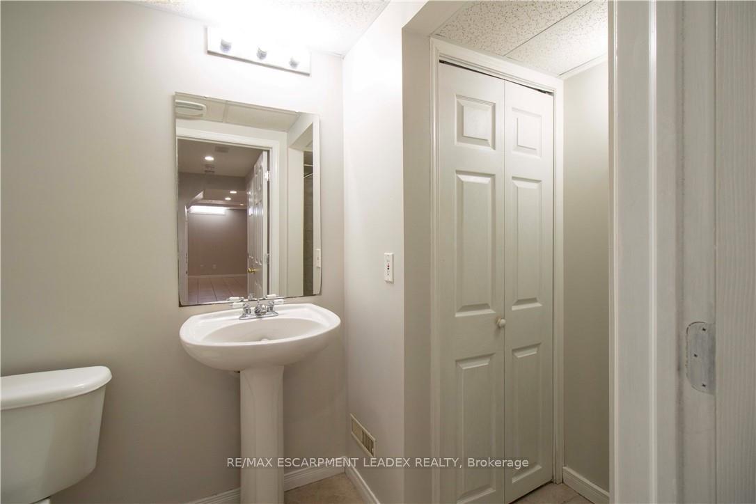 Photo 47 of 26 Kendrick Court, Hamilton, Ancaster — HOMEH