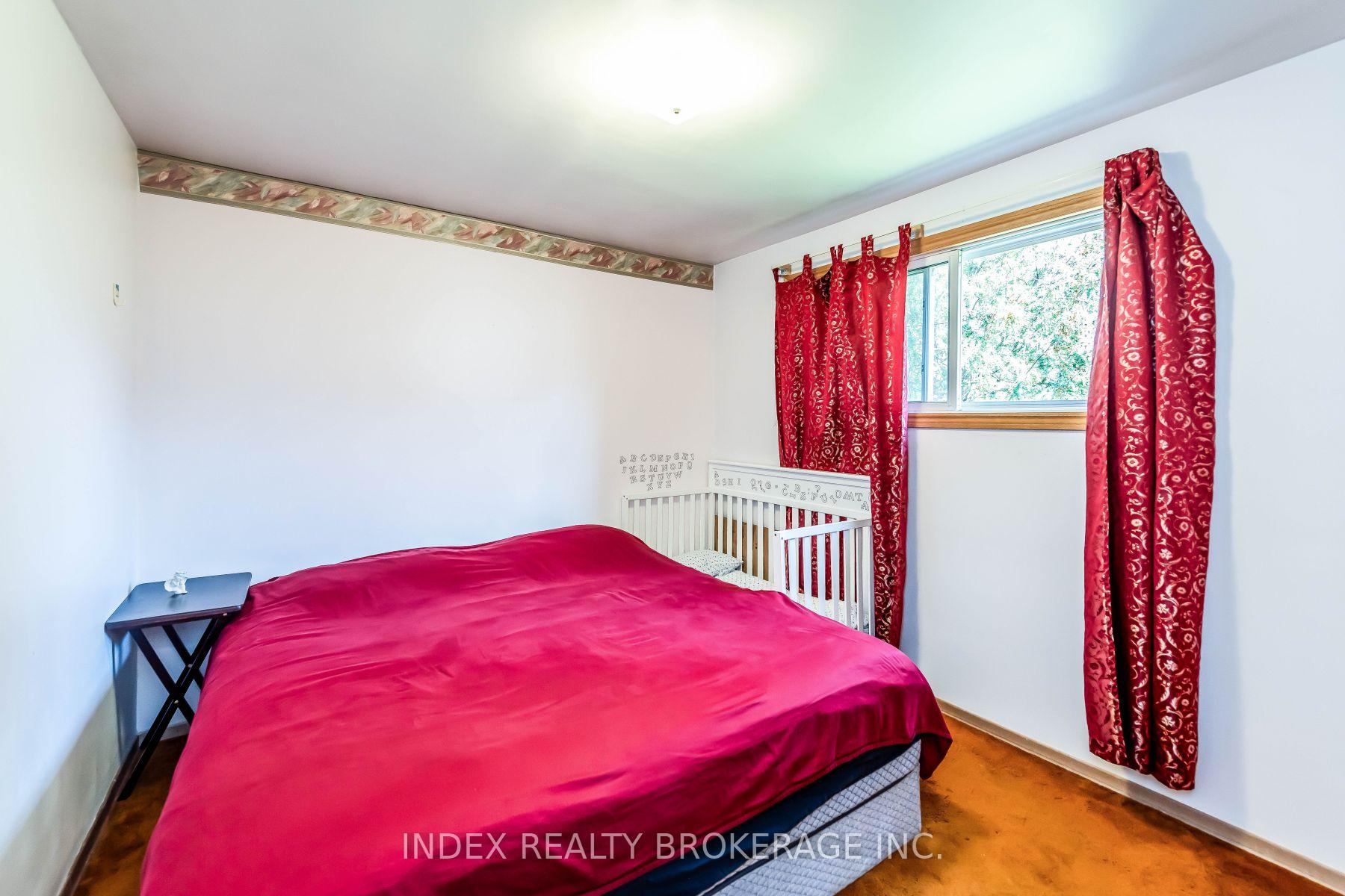 Photo 23 of 28 Blenheim Drive, Hamilton, Stoney Creek — HOMEH