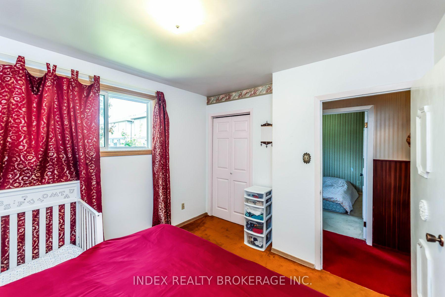 Photo 4 of 28 Blenheim Drive, Hamilton, Stoney Creek — HOMEH