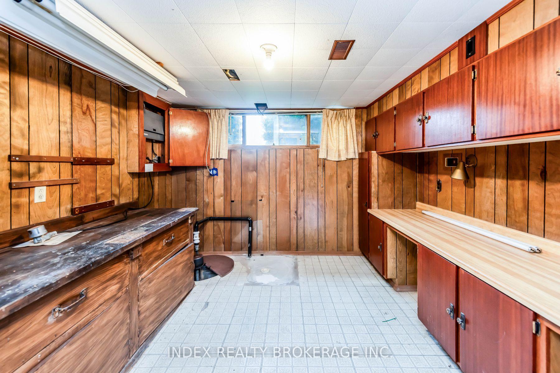 Photo 9 of 28 Blenheim Drive, Hamilton, Stoney Creek — HOMEH