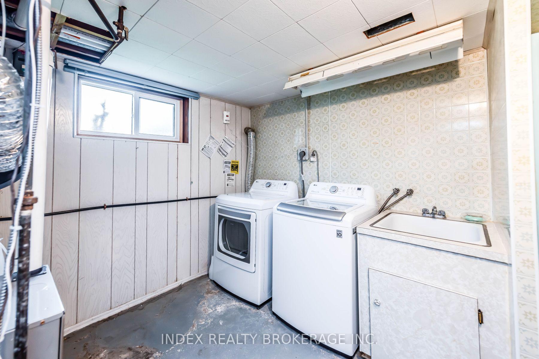 Photo 15 of 28 Blenheim Drive, Hamilton, Stoney Creek — HOMEH
