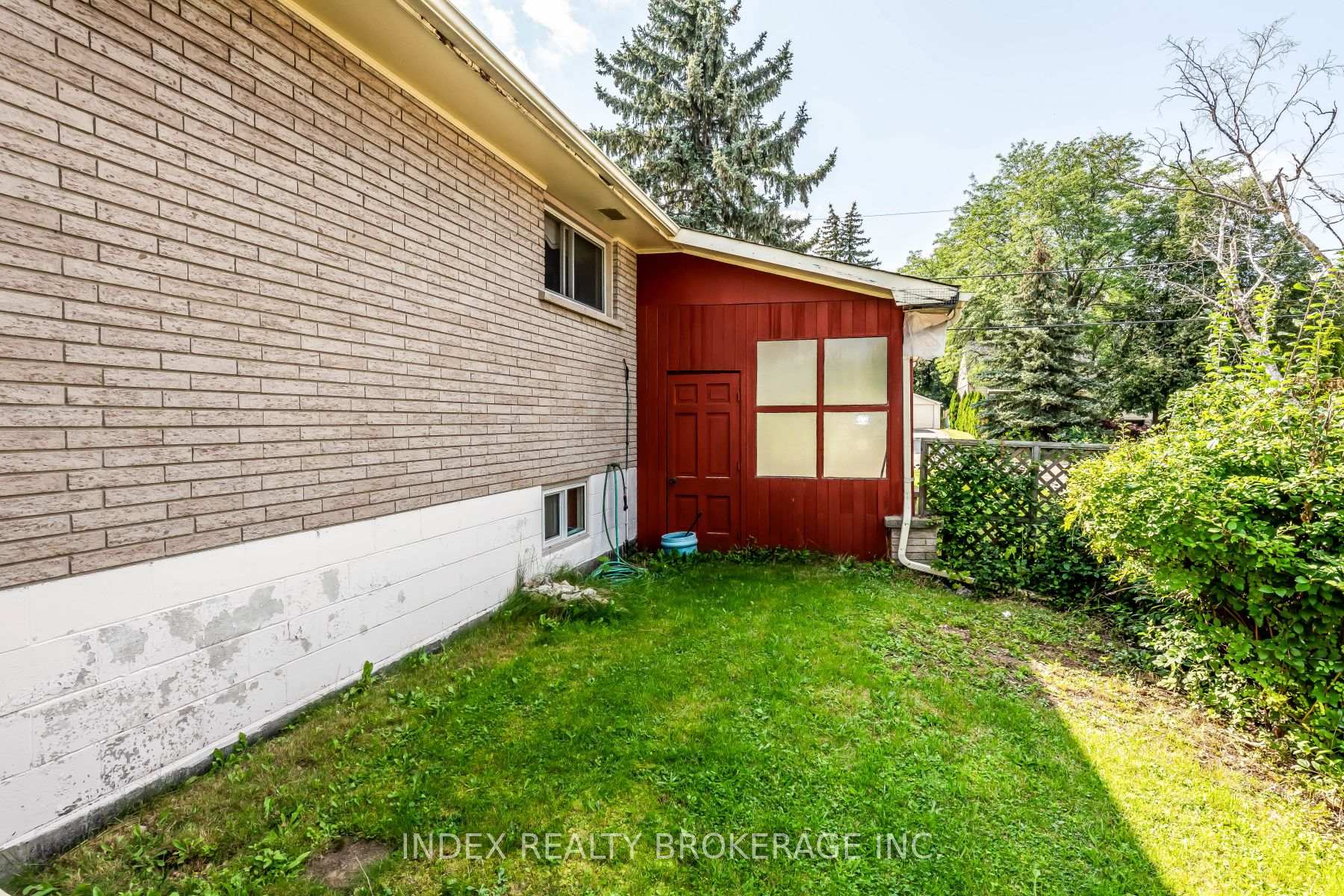 Photo 33 of 28 Blenheim Drive, Hamilton, Stoney Creek — HOMEH