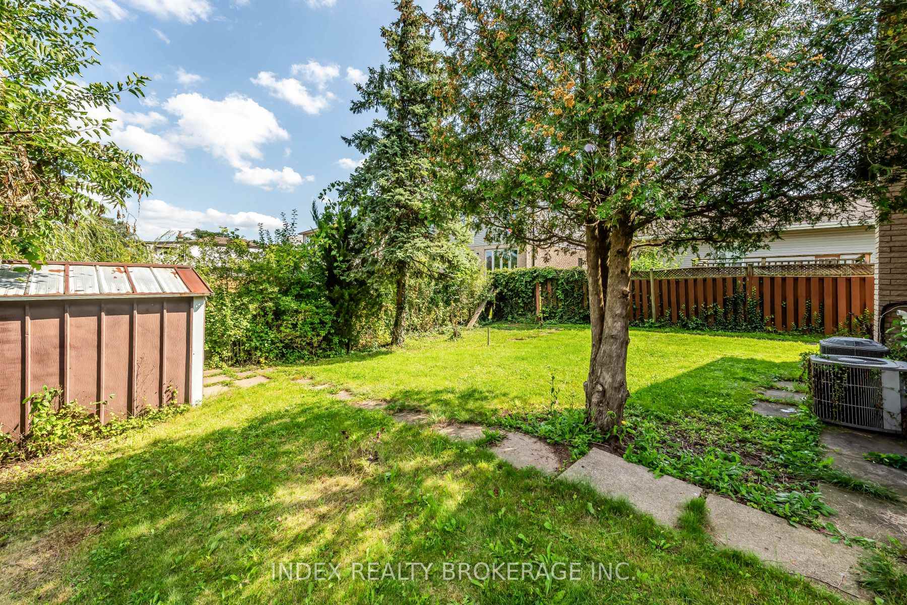 Photo 22 of 28 Blenheim Drive, Hamilton, Stoney Creek — HOMEH