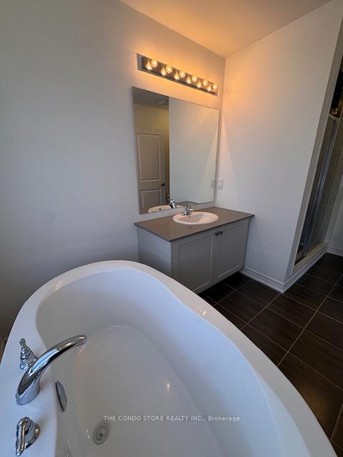 Photo 14 of 23 Steamboat Way, Whitby, Port Whitby — HOMEH