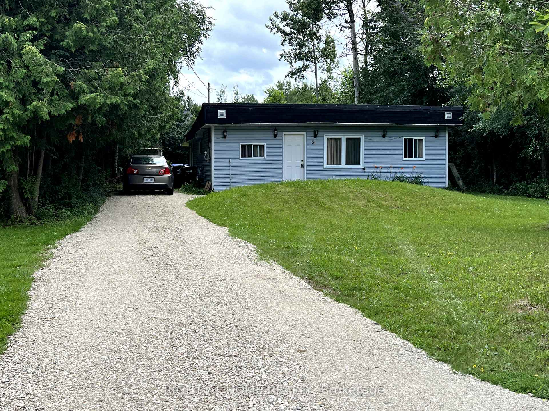 Front of 34 Broadview Road