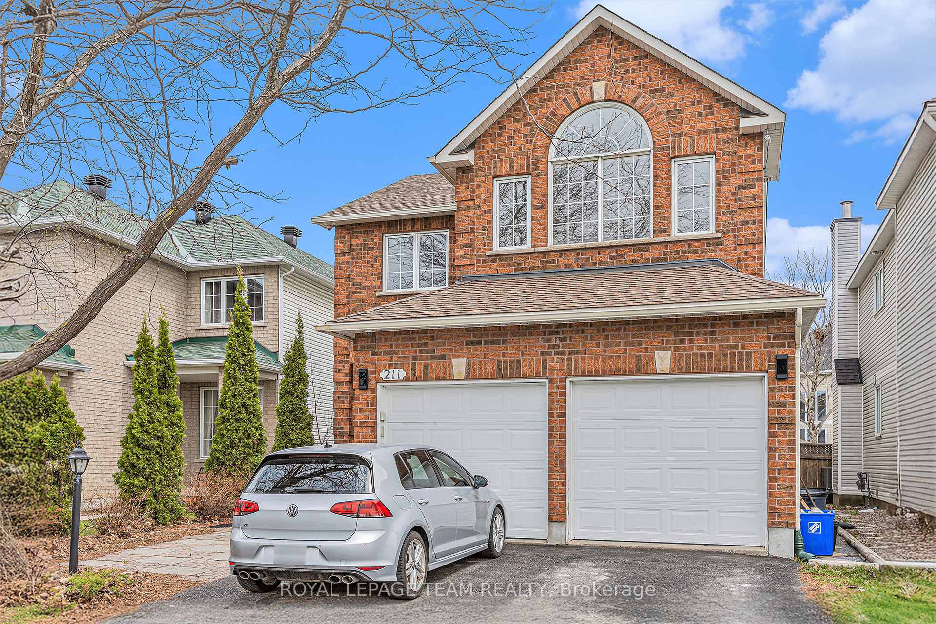 Photo 2 of 211 Stoneway Drive, Ottawa, Barrhaven East — HOMEH