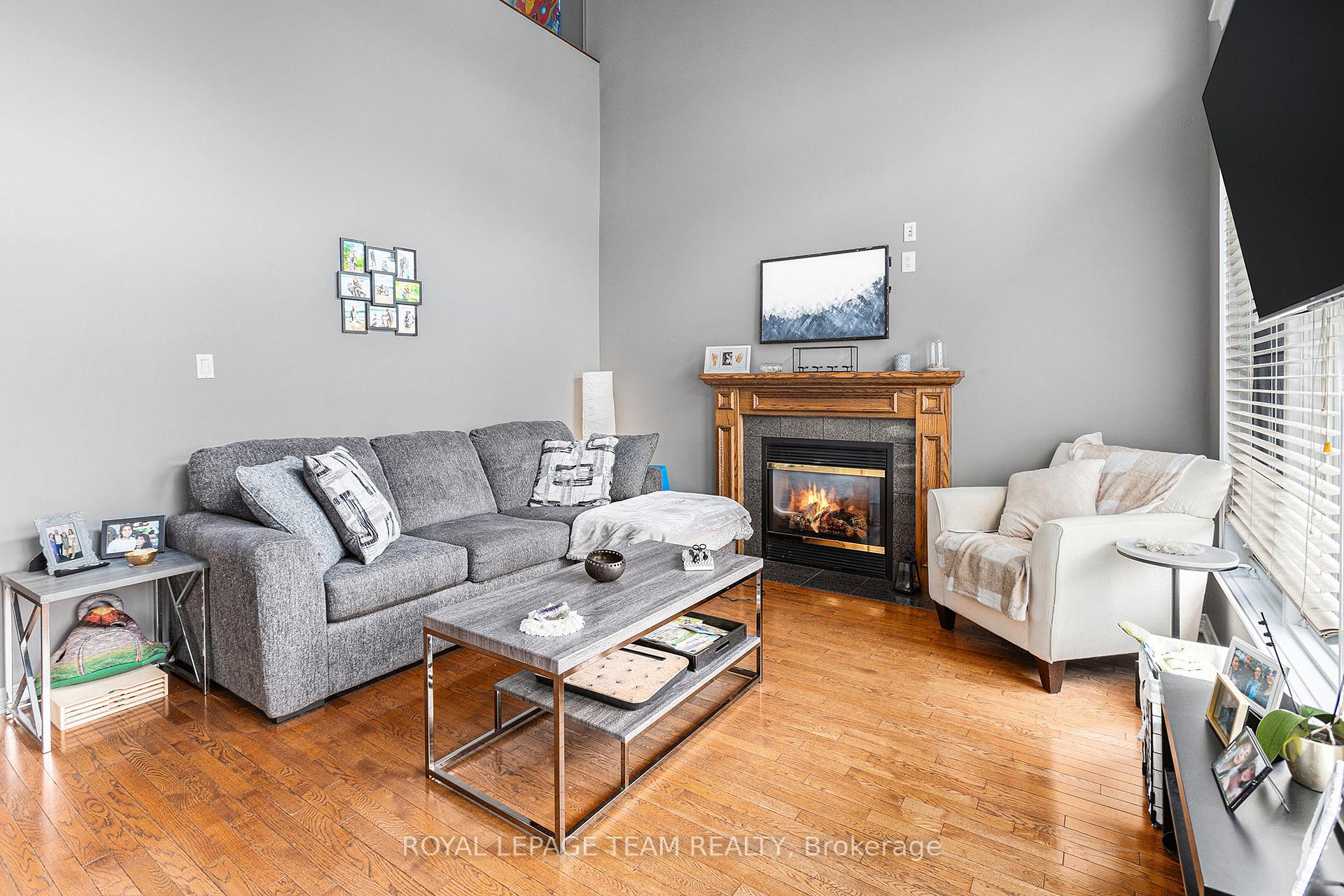 Photo 9 of 211 Stoneway Drive, Ottawa, Barrhaven East — HOMEH