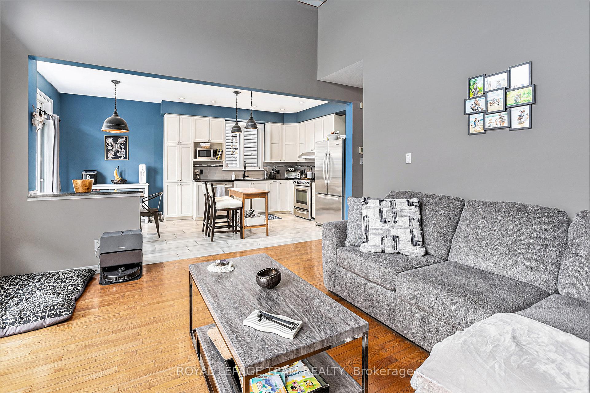 Photo 10 of 211 Stoneway Drive, Ottawa, Barrhaven East — HOMEH