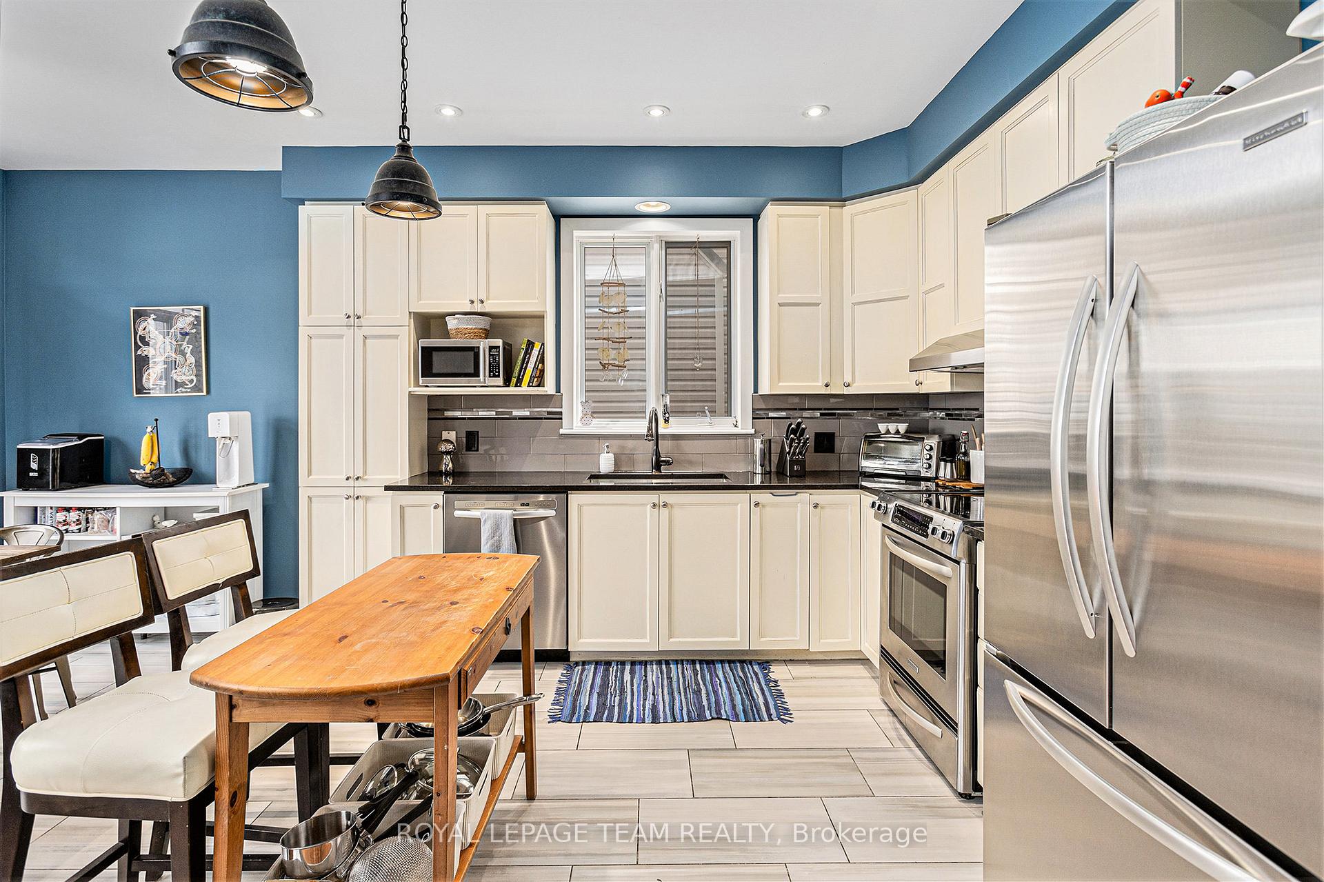 Photo 17 of 211 Stoneway Drive, Ottawa, Barrhaven East — HOMEH