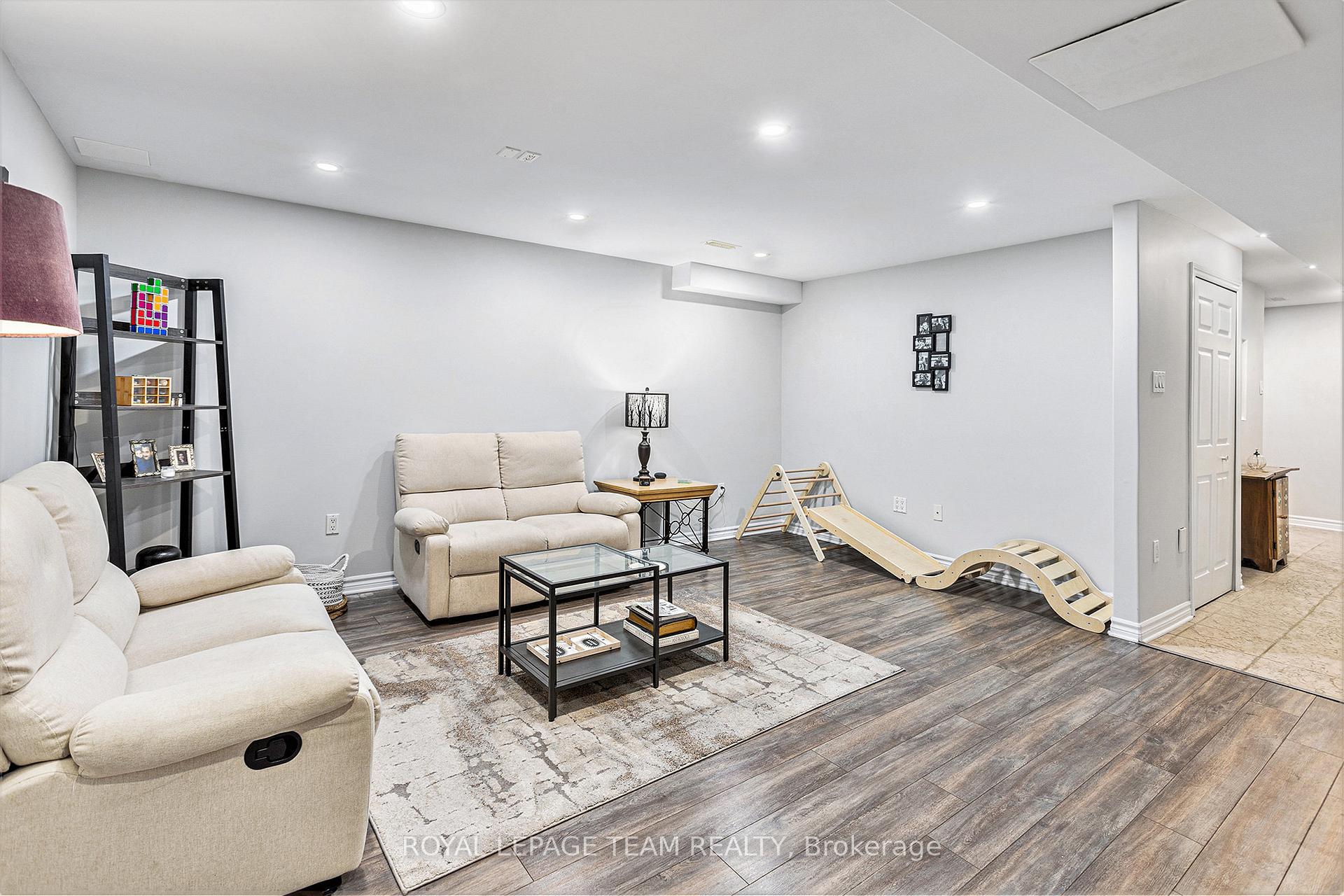 Photo 37 of 211 Stoneway Drive, Ottawa, Barrhaven East — HOMEH