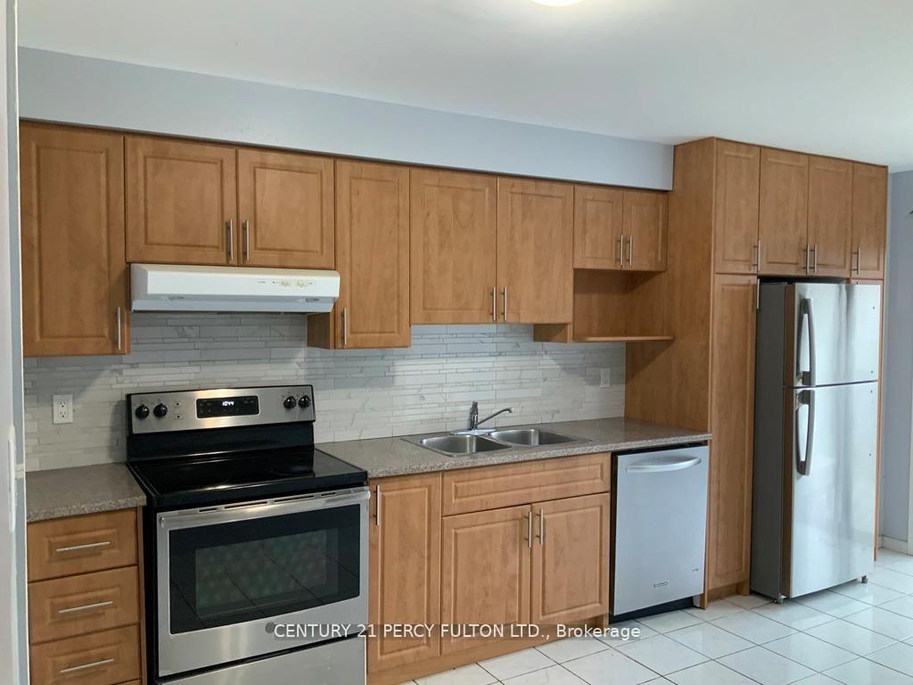 Photo 7 of Unit Main, 41 Rosseter Road, Markham, Middlefield — HOMEH