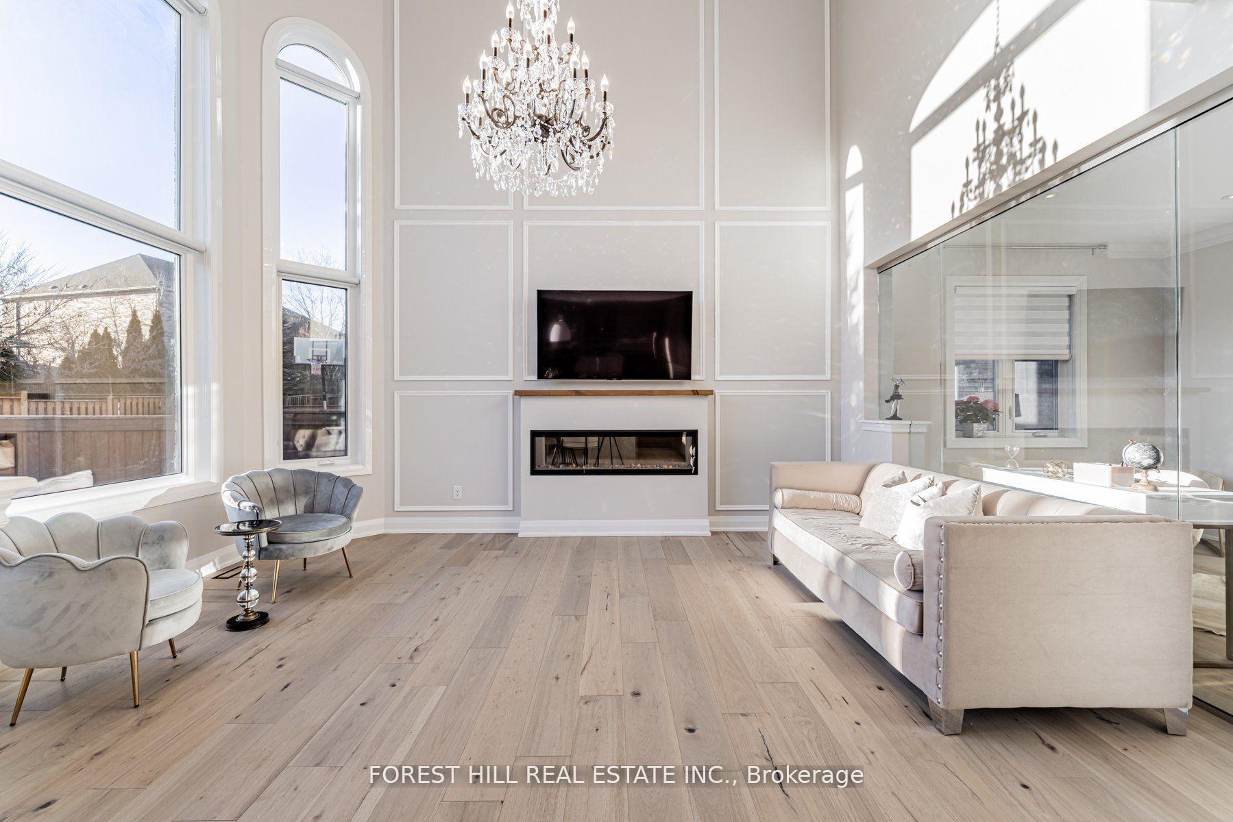 Photo 2 of 18 William Bowes Boulevard, Vaughan, Patterson — HOMEH