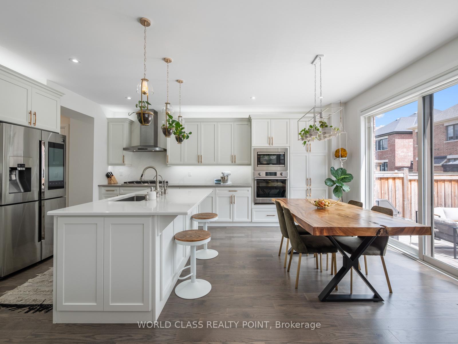Photo 14 of 19 Barn Owl Way, Vaughan, Kleinburg — HOMEH