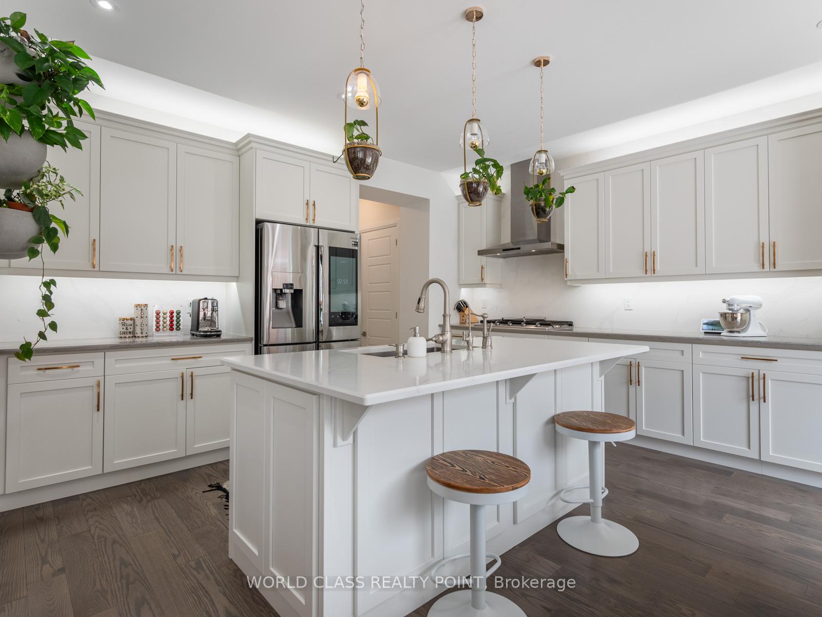 Photo 16 of 19 Barn Owl Way, Vaughan, Kleinburg — HOMEH