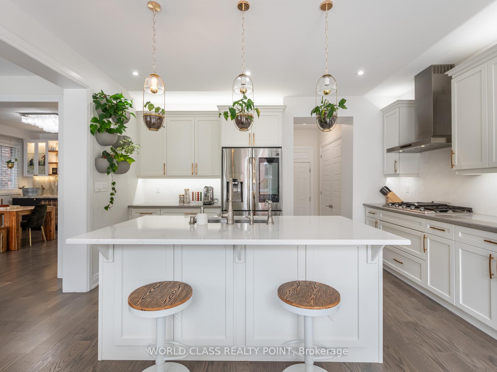 Photo 12 of 19 Barn Owl Way, Vaughan, Kleinburg — HOMEH