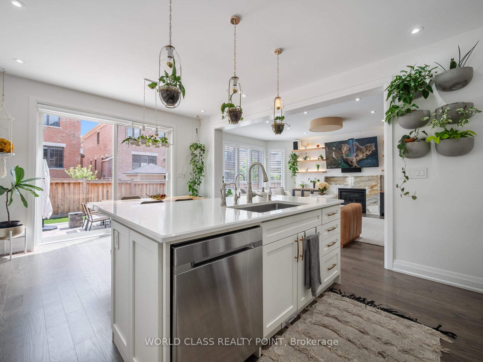 Photo 17 of 19 Barn Owl Way, Vaughan, Kleinburg — HOMEH