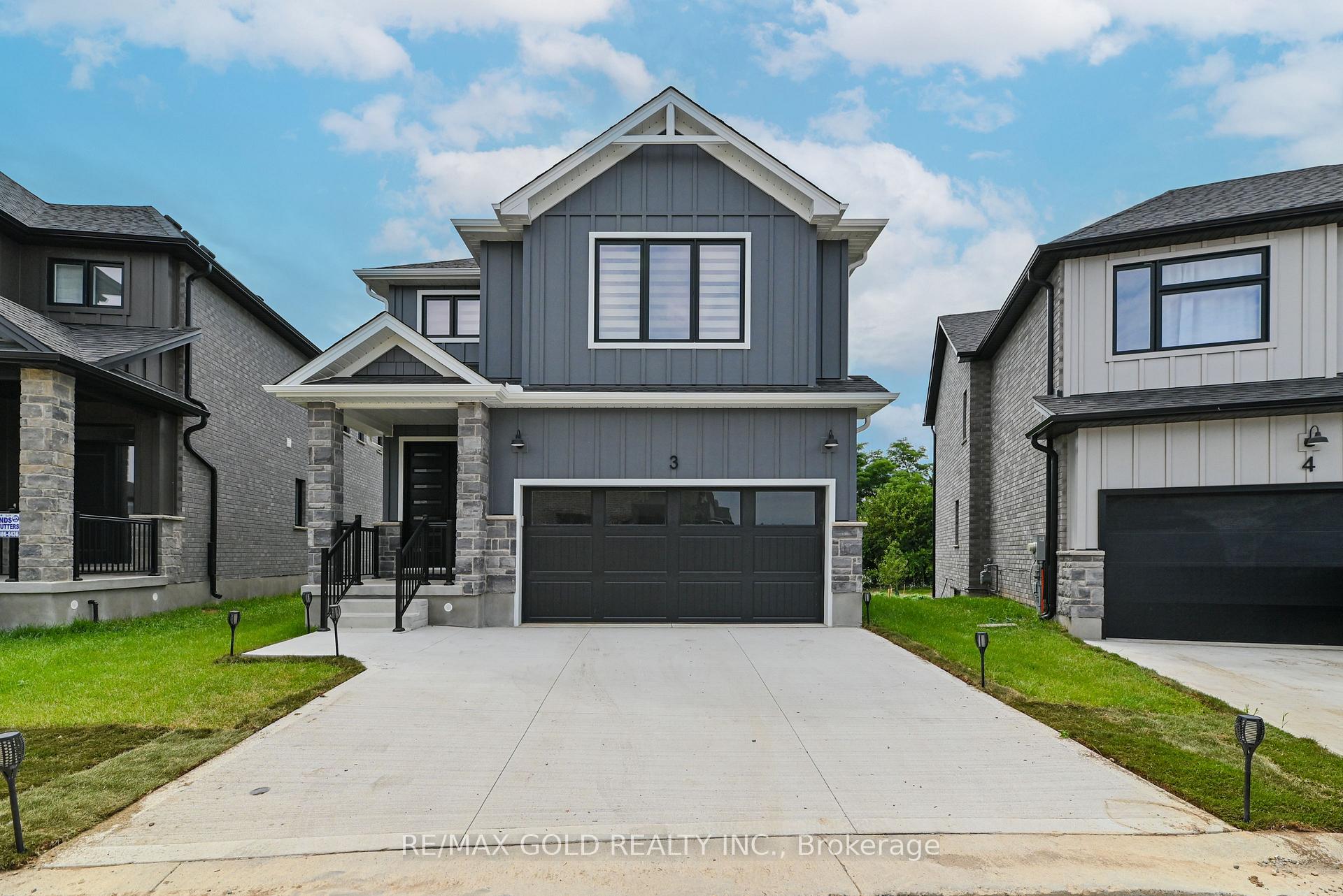 Front of Unit 3, 32 Faith Street N