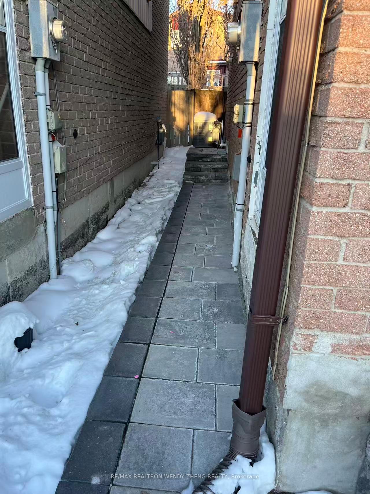 Photo 2 of Unit Bsmt, 275 Risebrough Circuit, Markham, Milliken Mills West — HOMEH