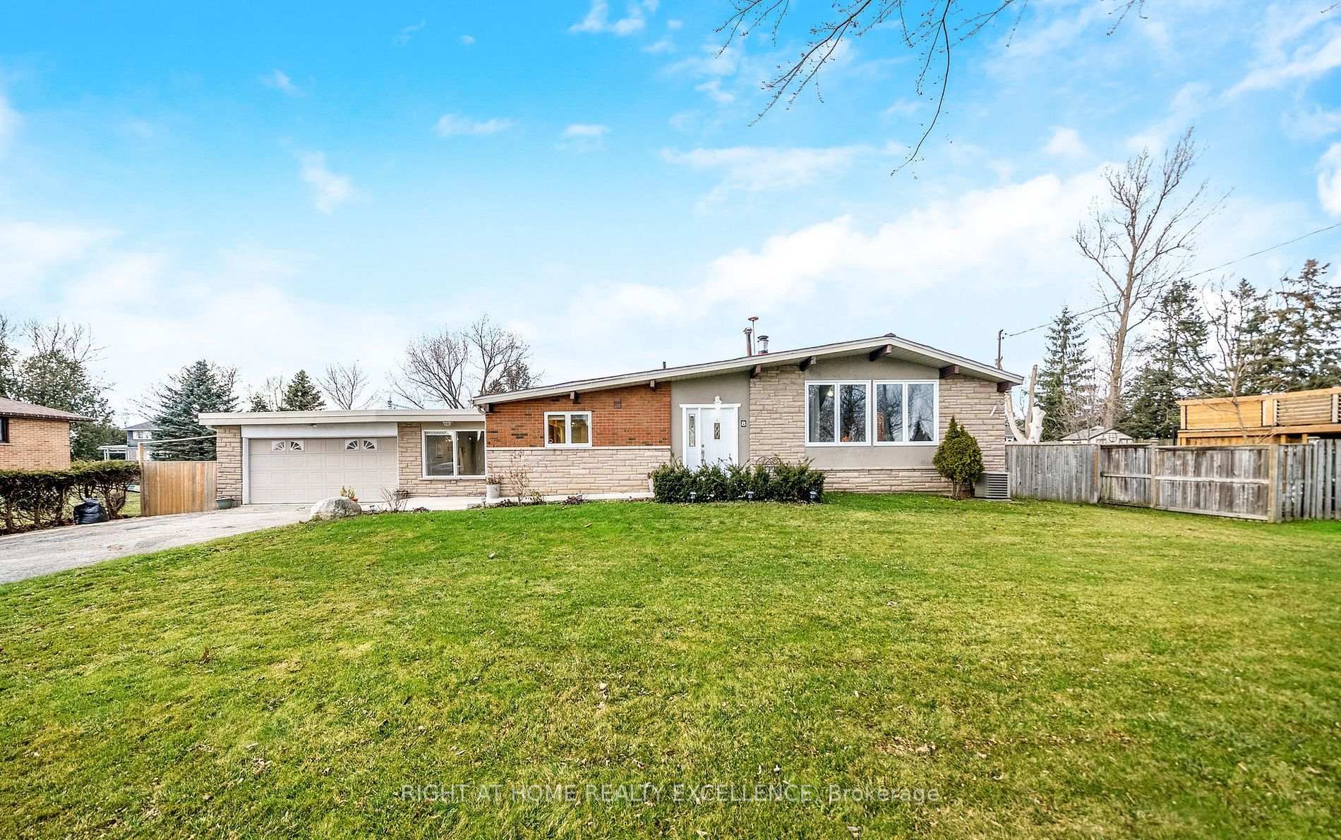 Photo 1 of 8 Terry Street, Caledon, Rural Caledon — HOMEH