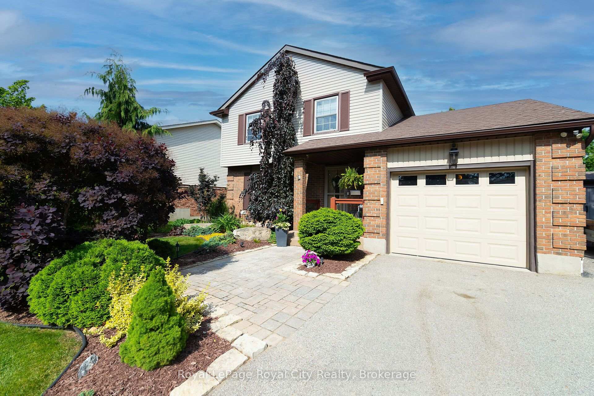 Photo 1 of 30 Springdale Boulevard, Guelph, Willow West/Sugarbush/West Acres — HOMEH